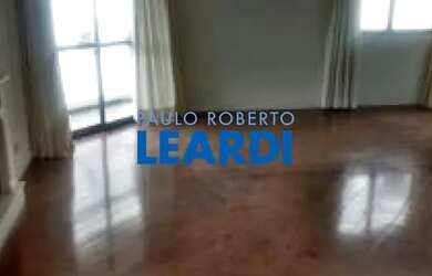 Imagem: O apartamento possui 4 Dormitórios, 2 Banheiros, 3 Vagas na