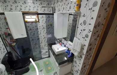 Imagem: A casa possui 2 Dormitórios, 2 Banheiros, 1 Vaga na garagem