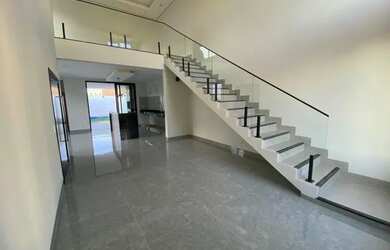 Imagem: A casa em condomínio possui 4 Dormitórios, 4 Banheiros, 4