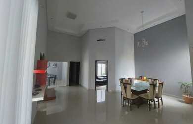 Imagem: A casa possui 3 Dormitórios, 3 Banheiros, 138m² de Área e