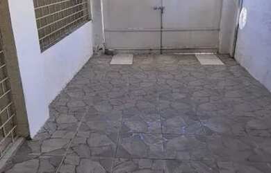 Imagem: A casa possui 2 Dormitórios, 1 Banheiro, 1 Vaga na garagem