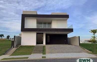 Imagem: A casa em condomínio possui 4 Dormitórios, 5 Banheiros, 4