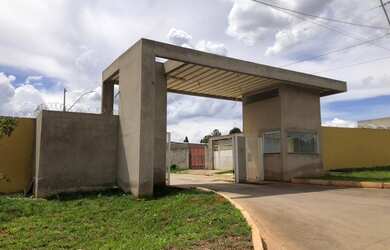 Imagem: A casa em condomínio possui 2 Dormitórios, 2 Banheiros, 5