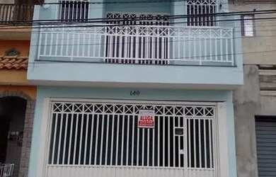 Imagem: A casa possui 2 Dormitórios, 1 Banheiro, 2 Vagas na garagem