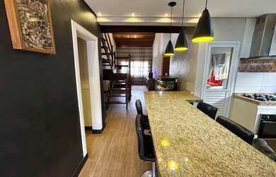 Imagem 6: Sobrado para venda tem 180 metros quadrados com 3 quartos