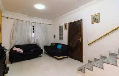 Imagem: A casa possui 3 Dormitórios, 2 Banheiros, 2 Vagas na garagem