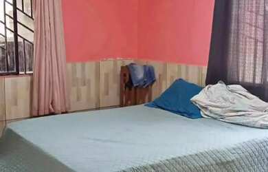 Imagem: A casa possui 2 Dormitórios, 1 Banheiro, 1 Vaga na garagem