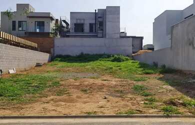 Imagem: O terreno possui 420m² de Área e está localizado em Loteamento