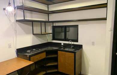 Imagem: O apartamento possui 1 Dormitório, 1 Banheiro, 1 Vaga na garagem