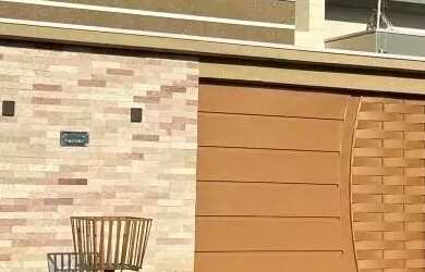 Imagem: A casa possui 3 Dormitórios, 4 Banheiros, 3 Vagas na garagem