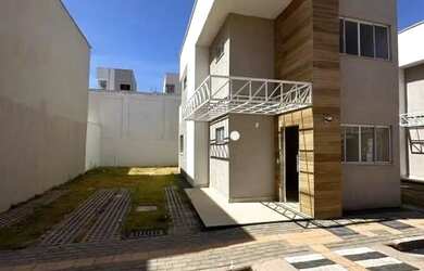 Imagem: A casa em condomínio possui 1 Dormitório, 3 Banheiros, 2 Vagas