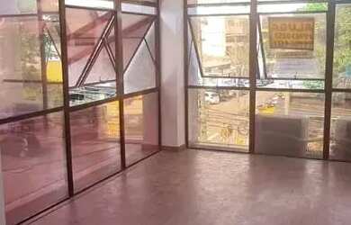 Imagem: O depósito possui 1 Vaga na garagem e 53m² de Área e está