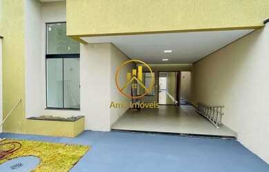 Imagem: A casa possui 3 Dormitórios, 3 Banheiros, 2 Vagas na garagem