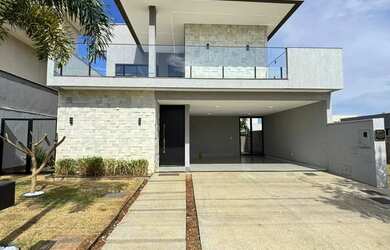 Imagem: A casa em condomínio possui 4 Dormitórios, 5 Banheiros, 4