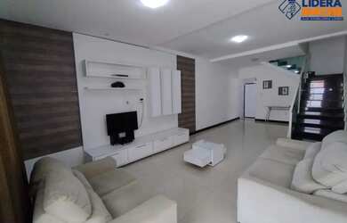 Imagem: A casa possui 3 Dormitórios, 3 Banheiros, 3 Vagas na garagem