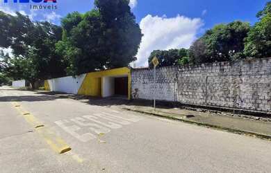 Imagem: A casa possui 5 Dormitórios, 5 Banheiros, 5 Vagas na garagem