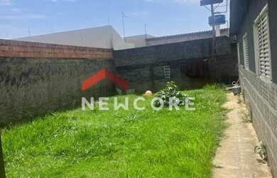 Imagem: A casa em condomínio possui 3 Dormitórios, 2 Banheiros, 5