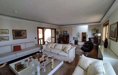 Imagem: A casa em condomínio possui 4 Dormitórios, 5 Banheiros, 5