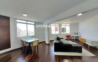 Imagem: O apartamento possui 3 Dormitórios, 1 Banheiro, 1 Vaga na garagem