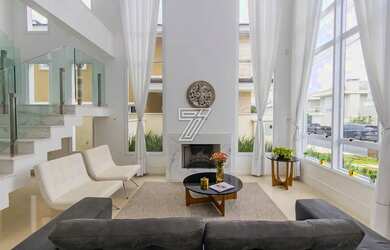 Imagem: A casa em condomínio possui 4 Dormitórios, 5 Banheiros, 5