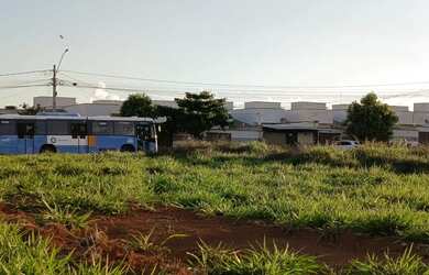 Imagem: O terreno possui 1.830m² de Área e está localizado em Senador