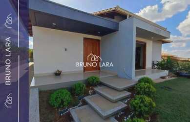 Imagem: A casa em condomínio possui 4 Dormitórios, 2 Banheiros, 5