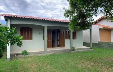 Imagem: A casa possui 2 Dormitórios, 1 Banheiro, 1 Vaga na garagem