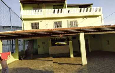 Imagem: O terreno possui 994m² de Área e Imóvel novo e está localizado