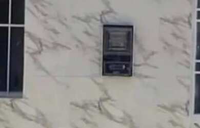 Imagem: A casa possui 2 Dormitórios, 1 Banheiro e está localizado