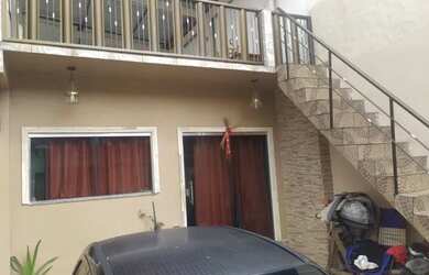 Imagem: A casa possui 2 Dormitórios, 4 Banheiros, 2 Vagas na garagem