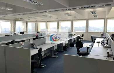 Imagem: O depósito possui 5 Vagas na garagem, 415m² de Área e está