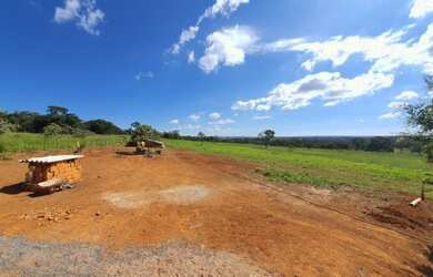 Imagem 7: Cajado imóveis vende uma chácara no Jardim Morumbi com escritura e registro