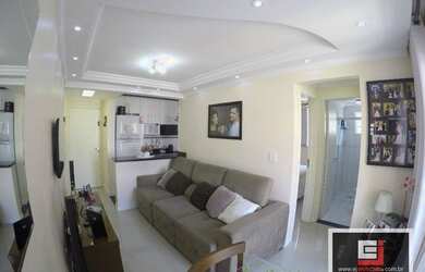 Imagem: O apartamento possui 2 Dormitórios, 1 Banheiro, 1 Vaga na garagem