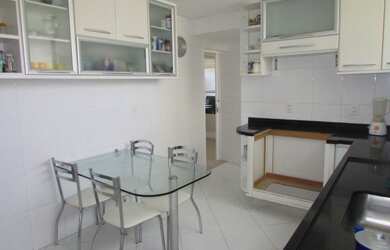 Imagem: O apartamento possui 3 Dormitórios, 2 Banheiros, 1 Vaga na