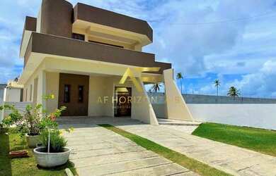 Imagem: A casa em condomínio possui 4 Dormitórios, 4 Banheiros, 5