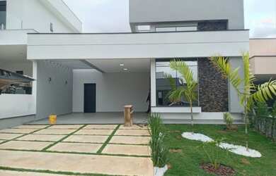 Imagem: A casa em condomínio possui 3 Dormitórios, 3 Banheiros, 2