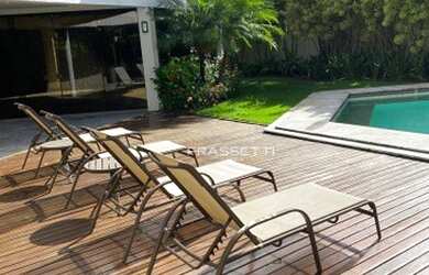 Imagem: A casa em condomínio possui 5 Dormitórios, 5 Banheiros, 5