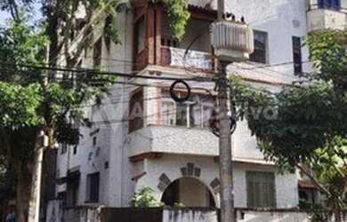 Imagem: A casa possui 5 Dormitórios, 5 Banheiros, 3 Vagas na garagem