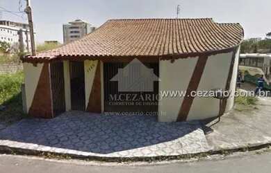 Imagem: A casa possui 2 Dormitórios, 2 Banheiros, 2 Vagas na garagem