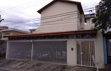 Imagem: A casa possui 2 Dormitórios, 2 Banheiros, 1 Vaga na garagem