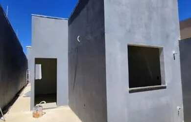 Imagem: A casa possui 3 Dormitórios, 1 Banheiro, 2 Vagas na garagem