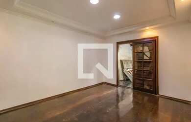 Imagem: A casa possui 3 Dormitórios, 3 Banheiros, 1 Vaga na garagem