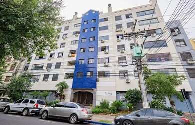 Imagem: O apartamento possui 3 Dormitórios, 1 Banheiro, 1 Vaga na garagem