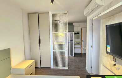 Imagem: O apartamento possui 1 Dormitório, 1 Banheiro, 1 Vaga na garagem