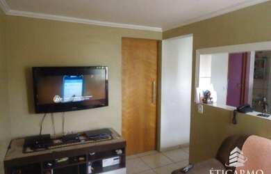 Imagem: O apartamento possui 2 Dormitórios, 1 Banheiro, 1 Vaga na garagem