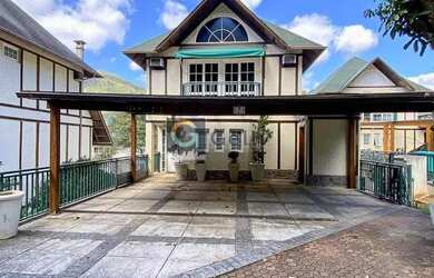 Imagem: A casa em condomínio possui 4 Dormitórios, 5 Banheiros, 2