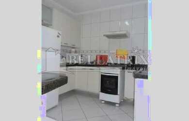 Imagem: A casa possui 2 Dormitórios, 1 Banheiro, 2 Vagas na garagem