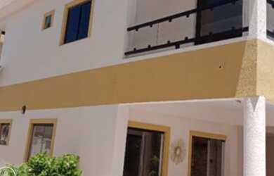 Imagem: A casa possui 3 Dormitórios, 3 Banheiros, 3 Vagas na garagem