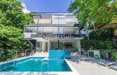 Imagem 1: Belíssima! Projeto contemporâneo em meio a natureza!