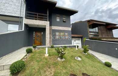 Imagem: A casa em condomínio possui 3 Dormitórios, 4 Banheiros, 2